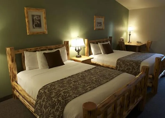 Hotel Legacy & 2*