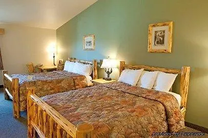 Legacy & Hotel 2*